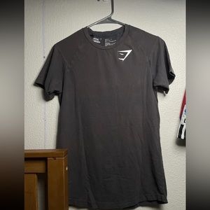 Gymshark V2 Form T-shirt Rare Men’s Shirt Size Small 3-D Rubber Logo